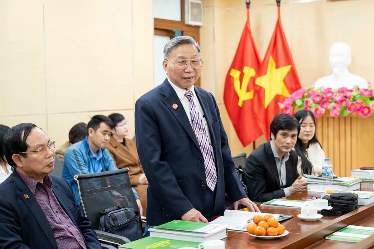 Tại hội nghị, nhiều đơn vị thuộc bộ đánh giá cao nỗ lực của tạp chí trong năm 2025, nhất là việc hoàn thành hai ấn phẩm lớn trong điều kiện thời gian gấp, khối lượng công việc lớn. Ảnh: Minh Thành.